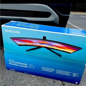 Samsung Essential Curbed Monitor